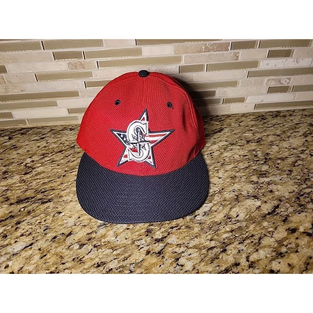 Seattle Mariners Hat 59FIFTY Baseball Cap Fitted size 7 New Era Red Logo MLB - Picture 1 of 11